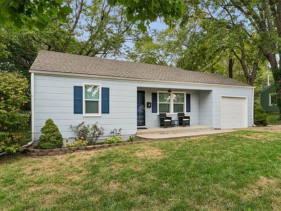 2nd image of 2 Eavey Cir