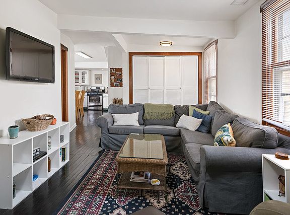 2nd image of 1512 W School St APT 3