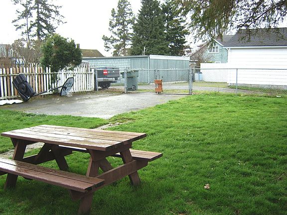 large fully fenced back yard