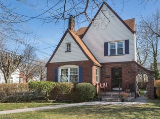 2 Oakridge Rd, Bloomfield, NJ 07003