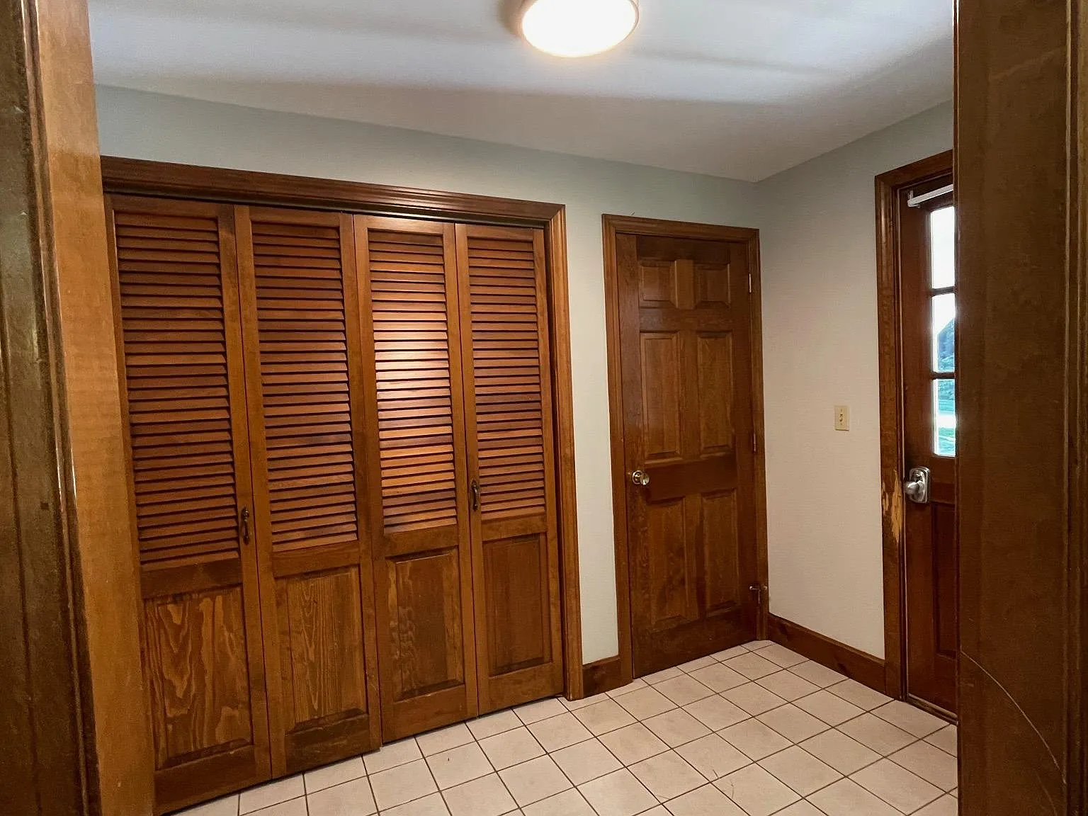 4 bed, 2.5 bath, 3184 sqft, $4,400 — Photo 3
