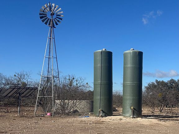 3rd image of 320 Turkey Run Rd