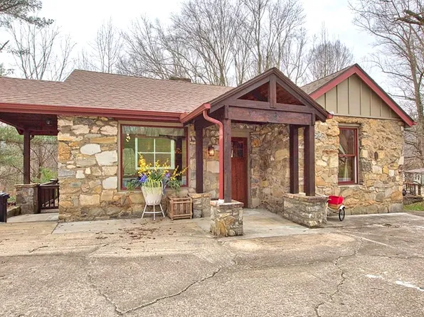 809 S Main St, Waynesville, NC 28786