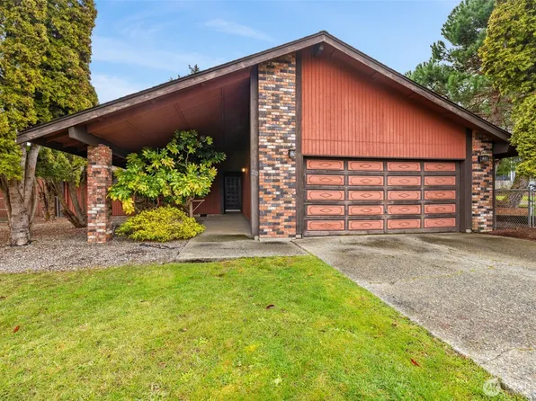 210 E Hawthorne Place, Port Angeles, WA 98362