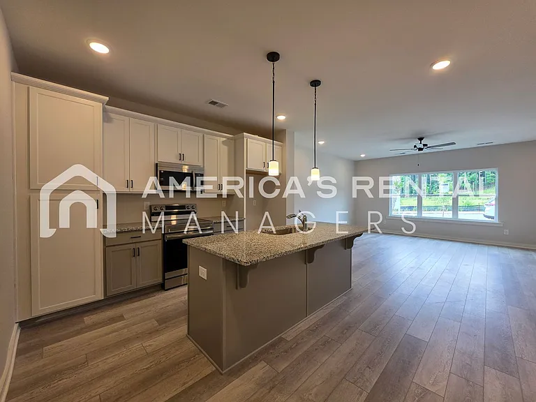 1019 Grand River Blvd W — Photo 17