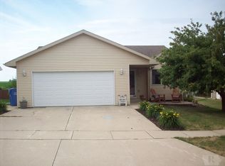 522 Countryside Dr, Le Mars, IA 51031