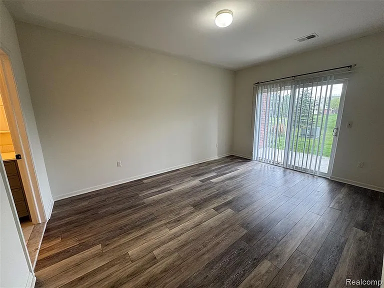 15441 Yale Dr — Photo 10