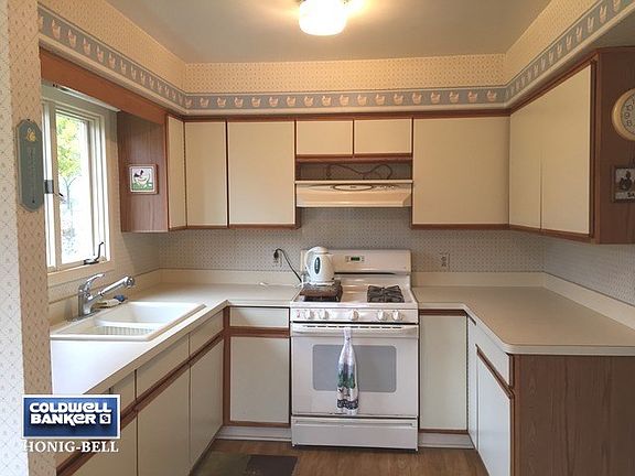 2nd image of 6716 Hawthorne Dr