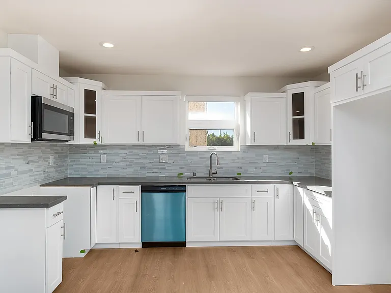 2028 S Hauser Blvd #1/2 — Photo 3