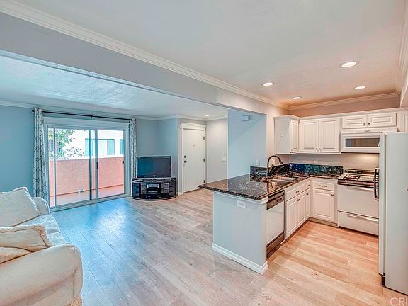 5th image of 24465 Valle Del Oro Unit 202