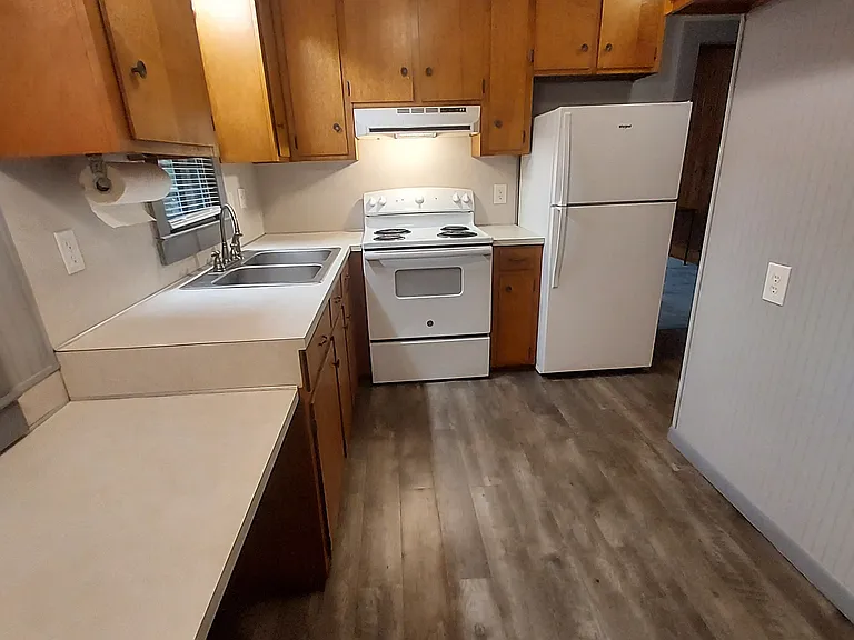 212 Dianne St #B — Photo 8