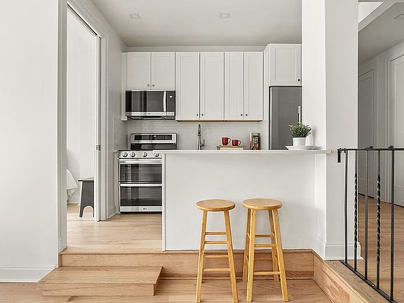 4th image of 230 Park Pl APT 6M