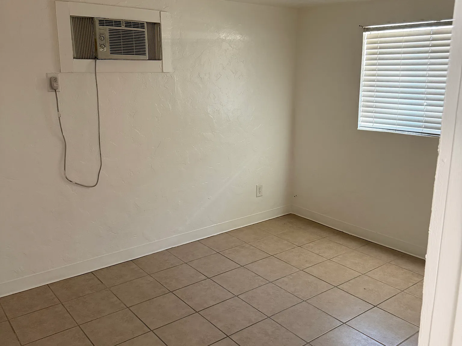 3 bed, 1624 sqft, $1,500 — Photo 4