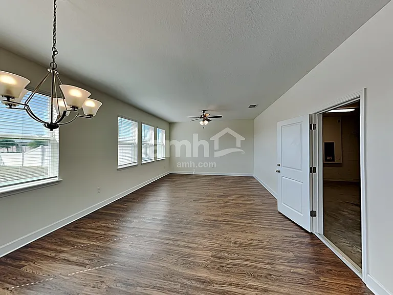 4436 Reisswood Loop — Photo 5