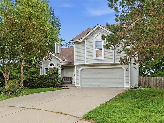 3rd image of 15358 Riley St