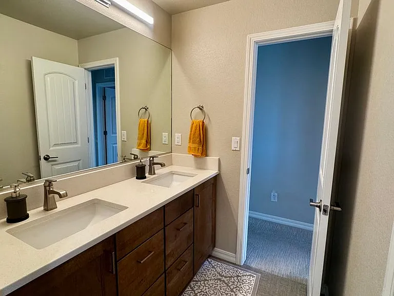 4553 Hanging Lake Cir — Photo 34