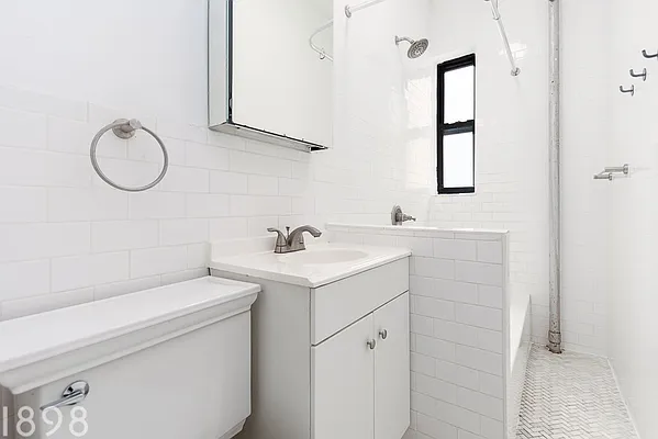 Rented by A&E Real Estate Management | media 7