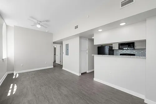 4 N 4th St #1401 Photo 1