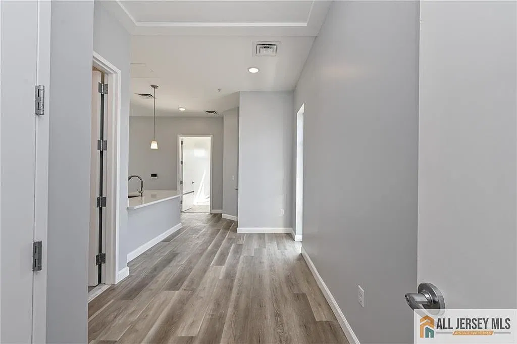 271 Millburn Ave — Photo 3