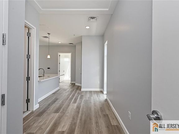 3rd image of 271 Millburn Ave #2A