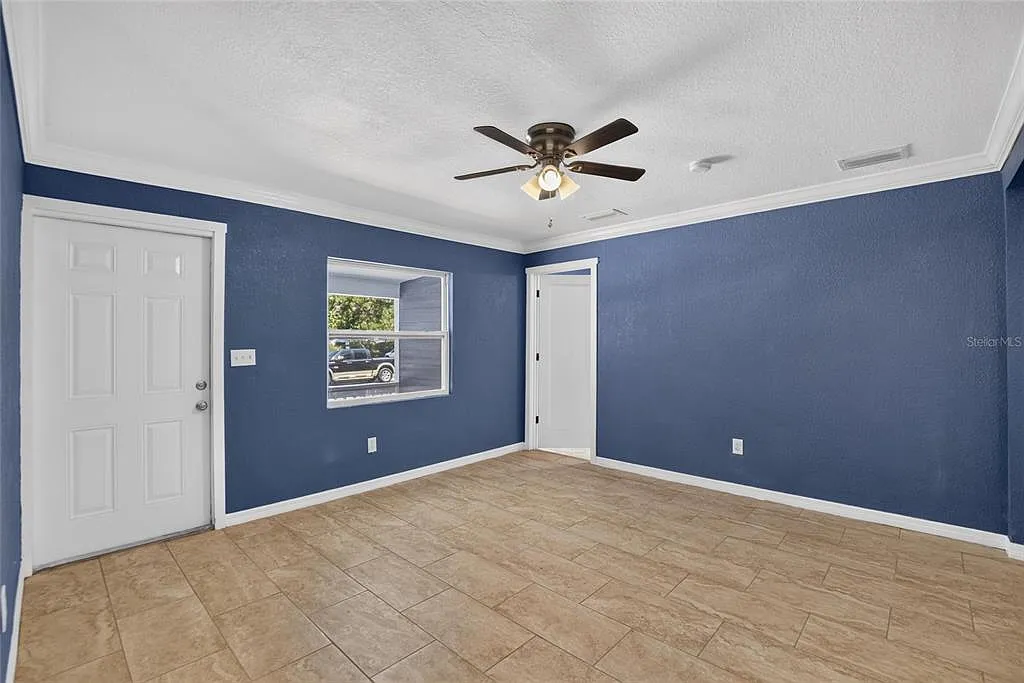 3 bed, 2.0 bath, 1157 sqft, $2,600 — Photo 3