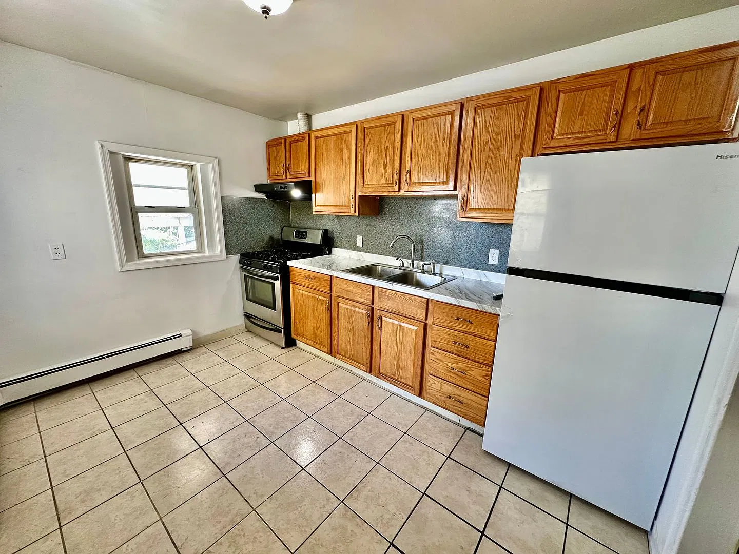 Cozy 2 bedroom home located in Allentown, PA — Photo 4