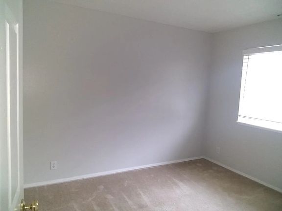 Second Bed, now laminate Flooring