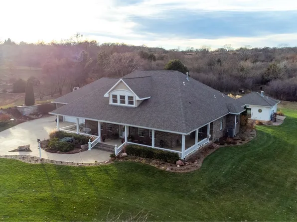 5027 NW Fielding Ct, Topeka, KS 66618