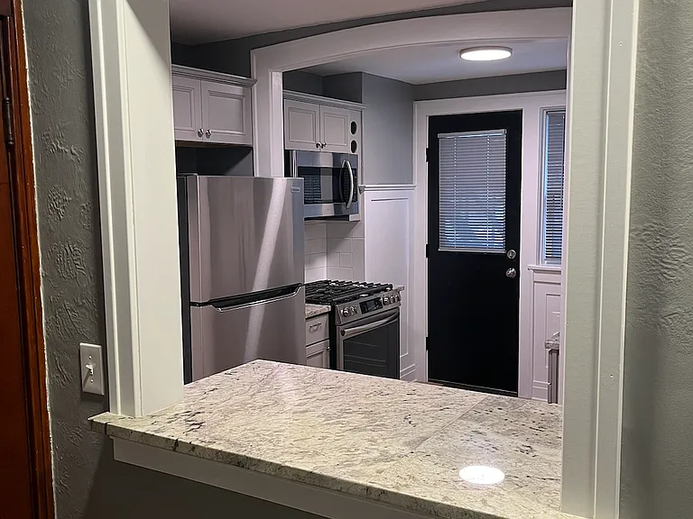 1004 Kenmore Ave #10 — Photo 6