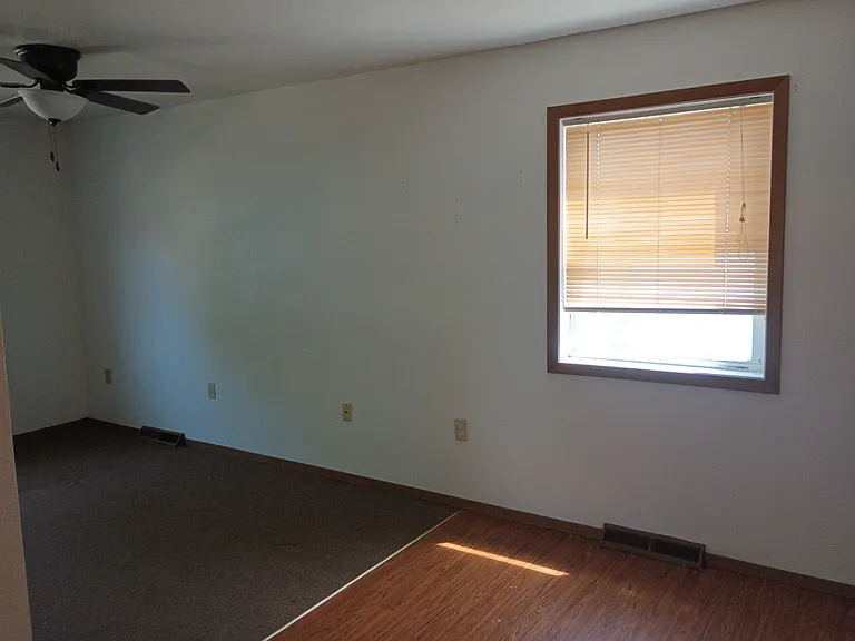 Alt view - Livingroom w/dining room