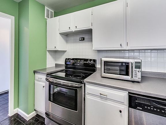 5th image of 5455 N Sheridan Rd APT 1910
