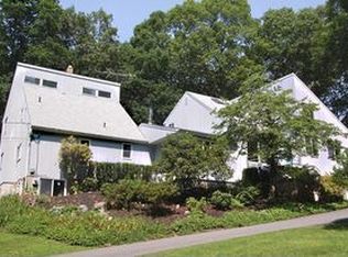 2675 Amawalk Rd, Katonah, NY 10536