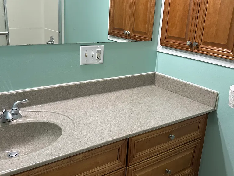 103 W Paul St — Photo 15