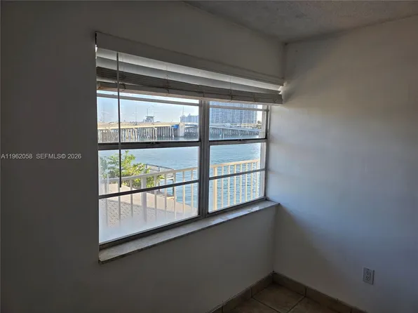 2150 Bay Dr APT 11, Miami Beach, FL 33141