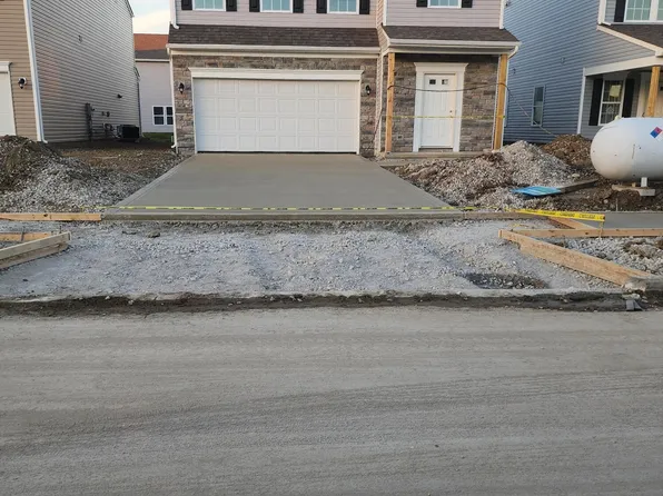 5402 Coble Meadows Ln, Canal Winchester, OH 43110