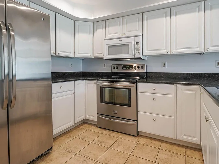 45 Queen Neva Ct #B — Photo 13