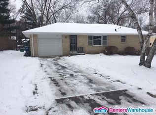 130 Oakwood Dr, New Brighton, MN 55112