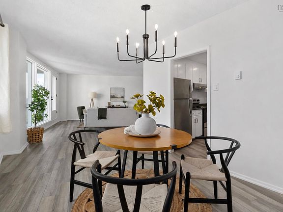 3rd image of 1074 Wellington St #1002