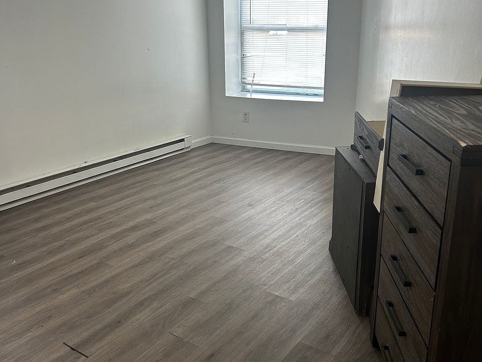 1st image of 2100 Derry St