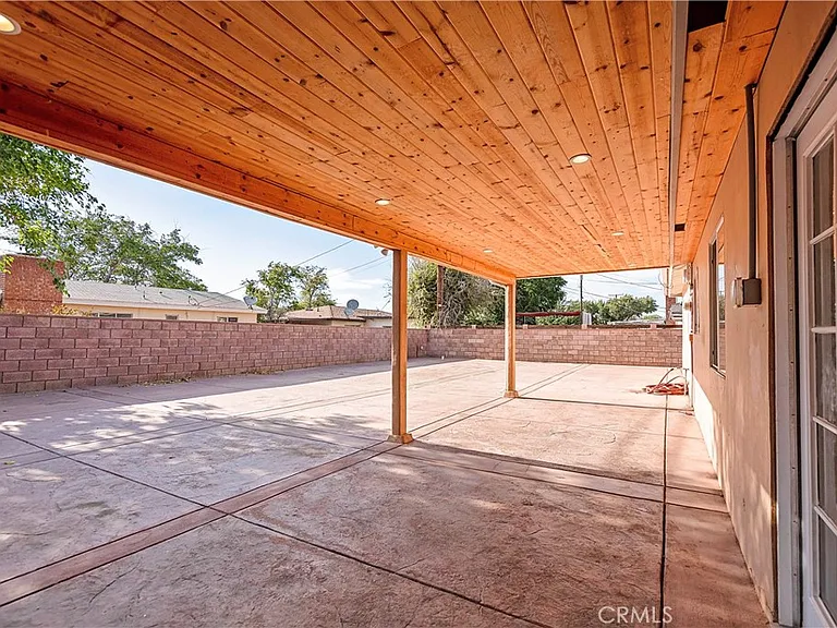 43617 Fern Ave — Photo 32