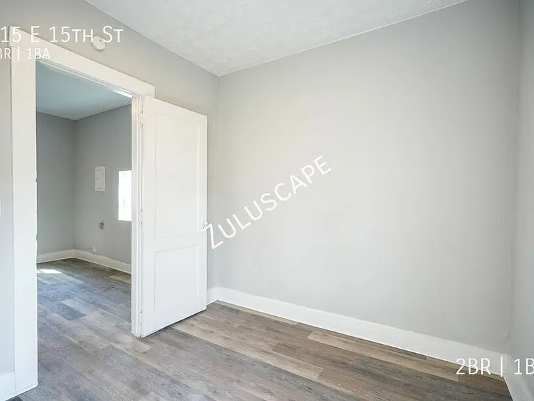 415 E 15th St — Photo 7