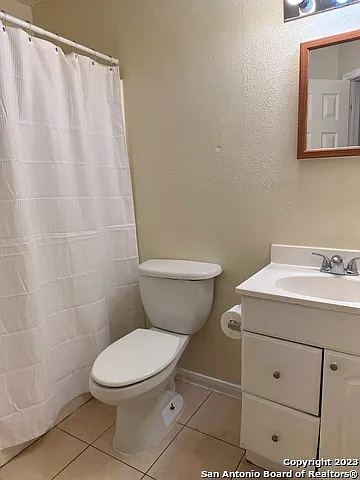 2 bed, 1.0 bath, 819 sqft, $1,300 — Photo 4