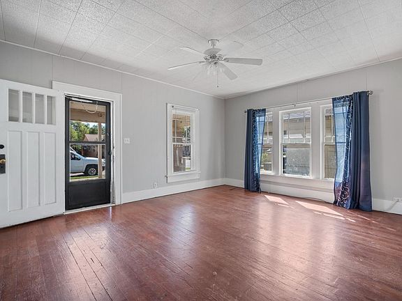 4th image of 605 S 10th St