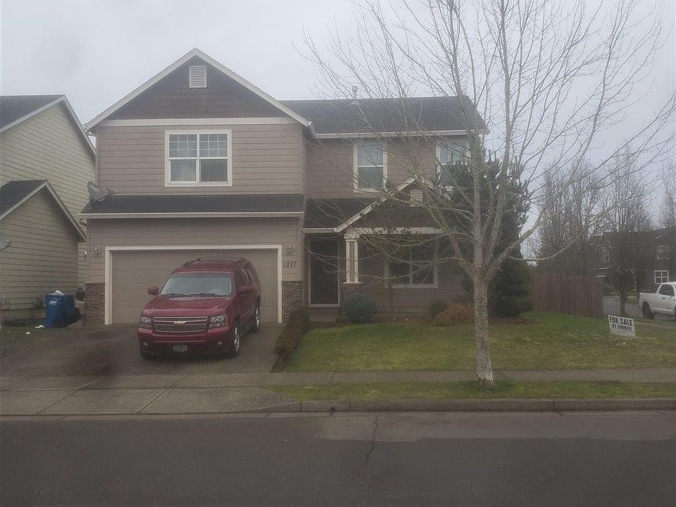 2nd image of 1277 Dahlia St