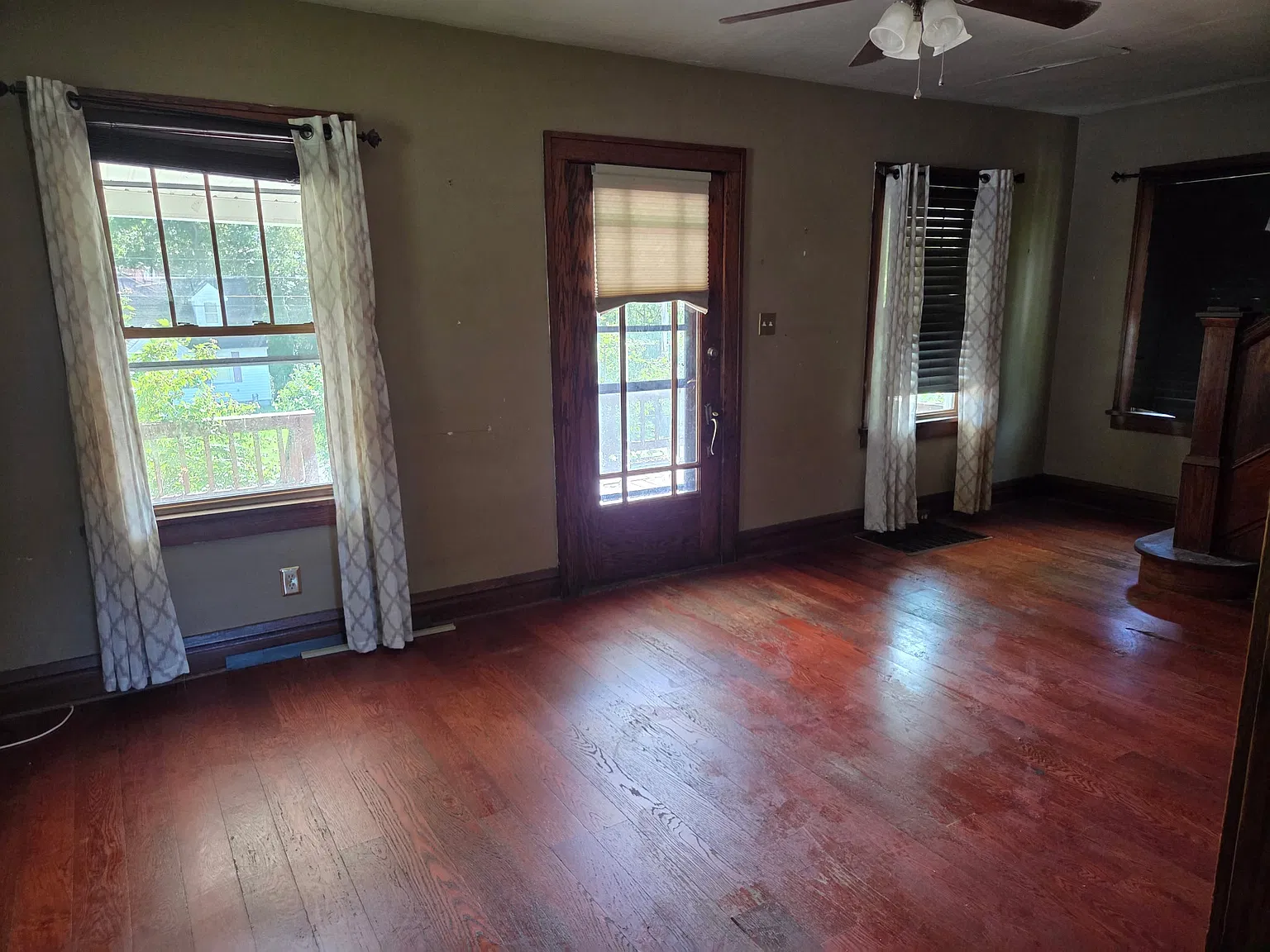 3 bed, 1500 sqft, $1,500 — Photo 2