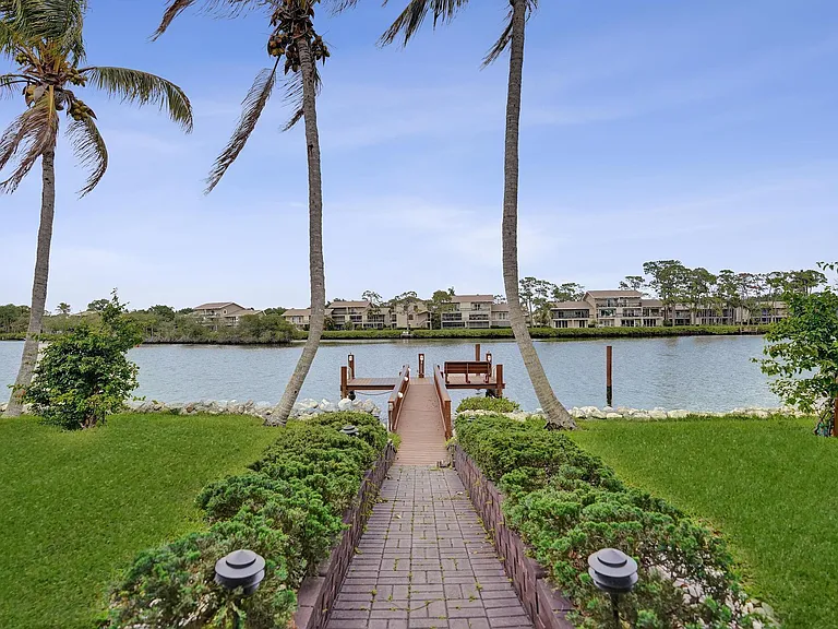 18669 SE Palm Island Ln — Photo 9