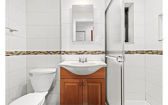 Rented by J Misrahi Realty Corp | media 4