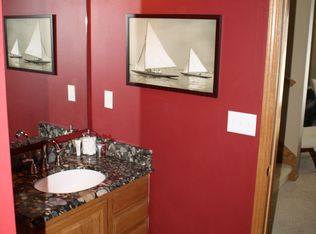 1010 Westview Circle Dr, Onalaska, WI 54650