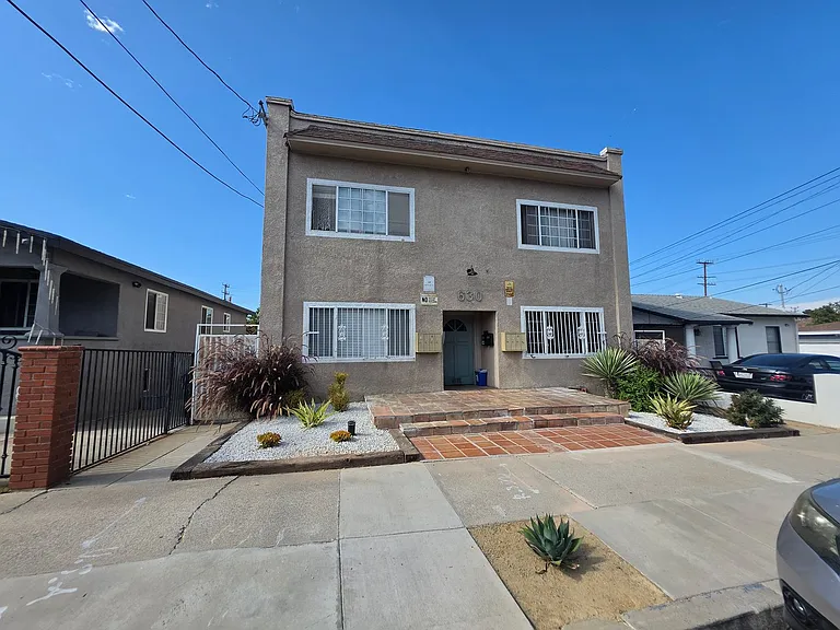 630 W Sepulveda St Los Angeles, CA 90731 — Photo 2