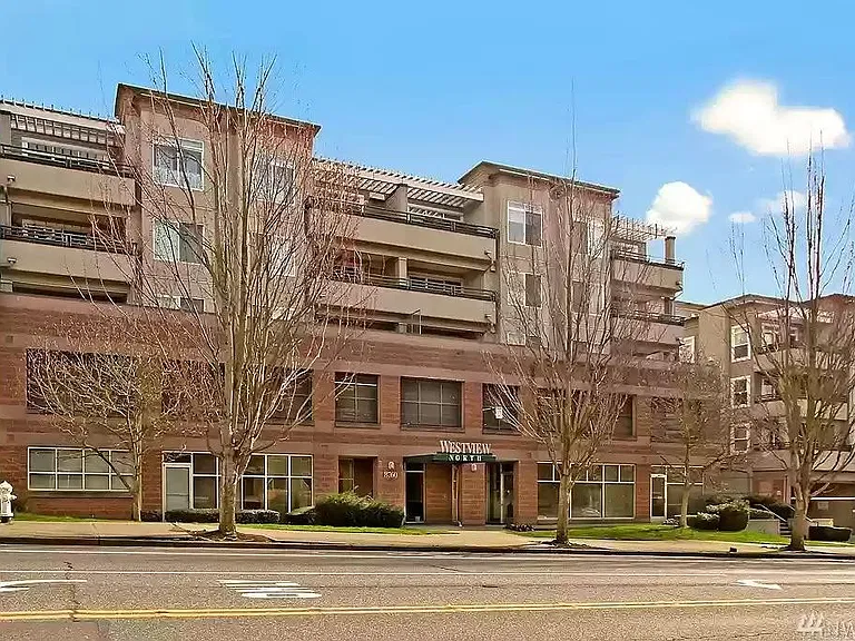 8760 Greenwood Ave N #407 — Photo 2